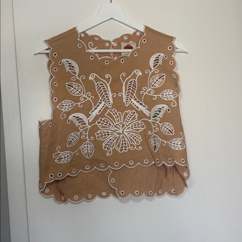 NWT Farm Rio Sand Richelieu Sleeveless Crop Top size small - Picture 4 of 6